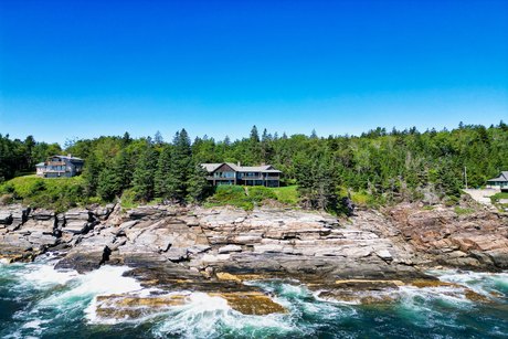 Experience coastal living with captivating bold ocean views from - Beach Home for sale in Bristol, Maine on Beachhouse.com