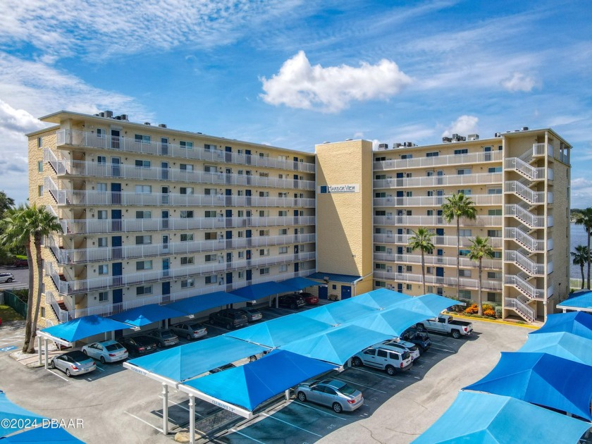 Welcome home! This 1 bedroom, 1 bathroom condo is perfect for - Beach Condo for sale in Daytona Beach, Florida on Beachhouse.com