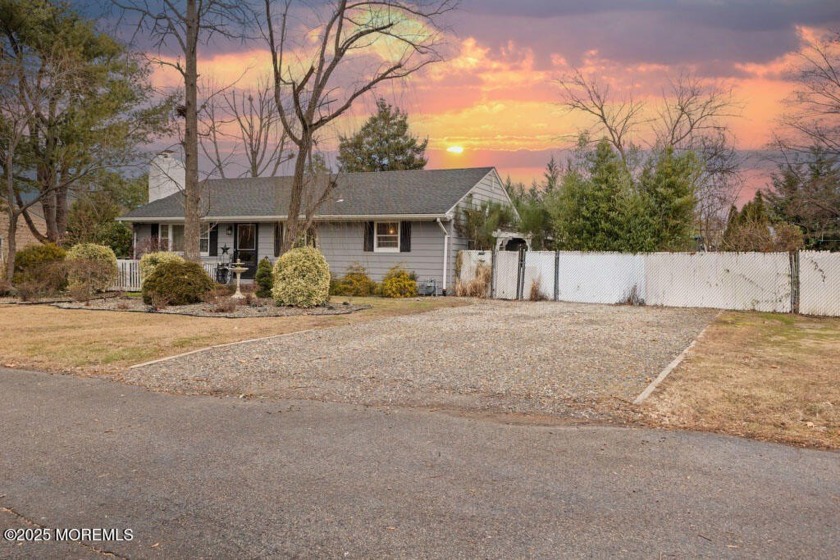 This lovely home awaits its next chapter with doors wide open - Beach Home for sale in Neptune, New Jersey on Beachhouse.com