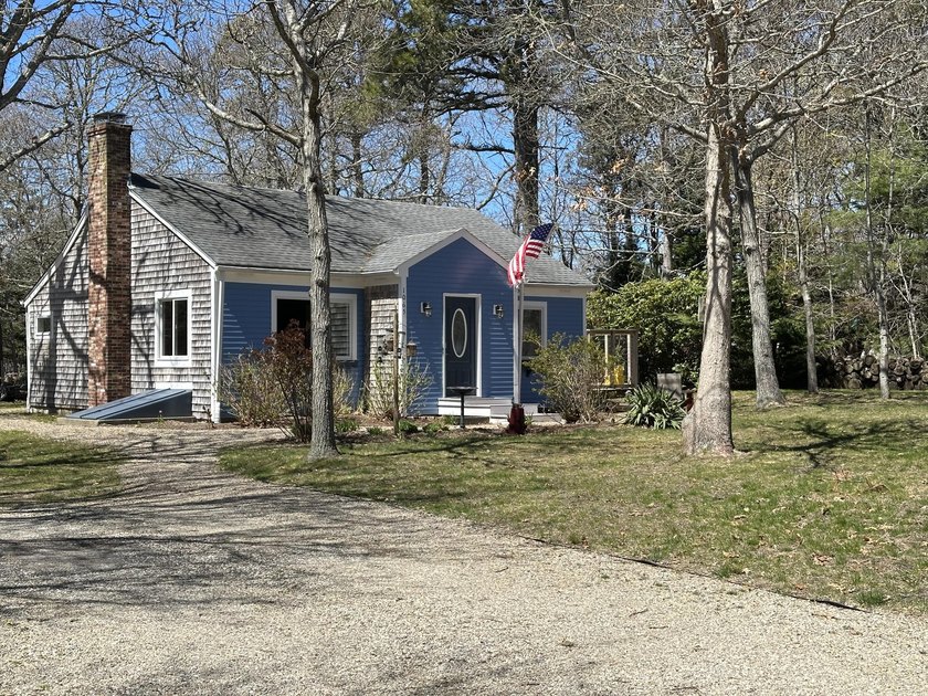 This charming Eastham home captures the spirit of Cape Cod - Beach Home for sale in Eastham, Massachusetts on Beachhouse.com