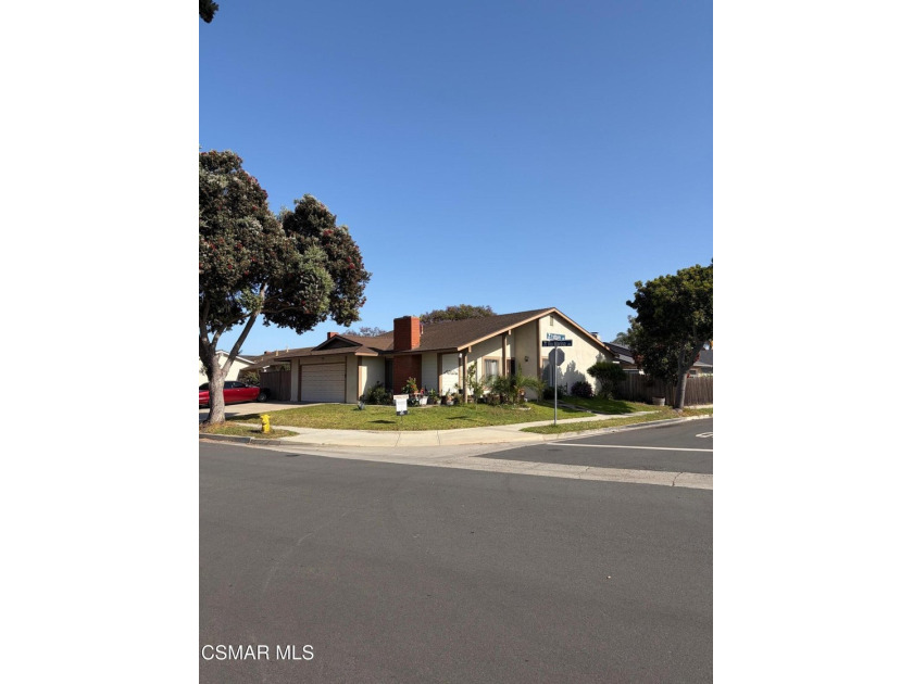 Welcome to the home you've been waiting for! Perfectly situated - Beach Home for sale in Oxnard, California on Beachhouse.com