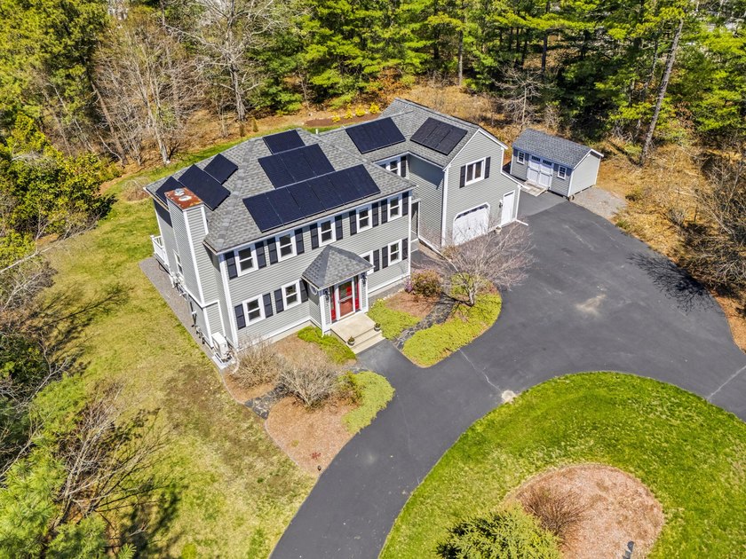 Don't miss this!! Beautiful 4BR, 2.5BA Colonial on 1.4 acres in - Beach Home for sale in Plymouth, Massachusetts on Beachhouse.com