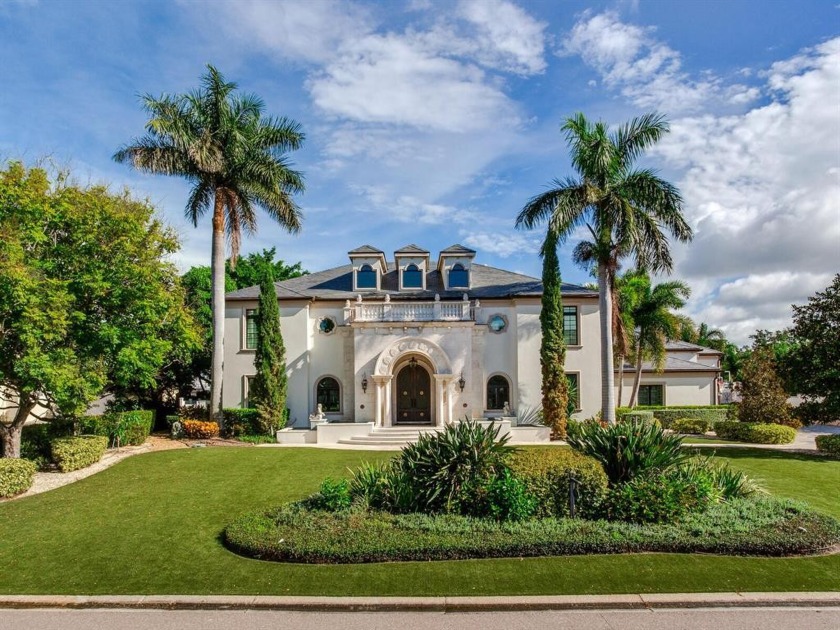 4923 New Providence Avenue is a truly magnificent estate that - Beach Home for sale in Tampa, Florida on Beachhouse.com