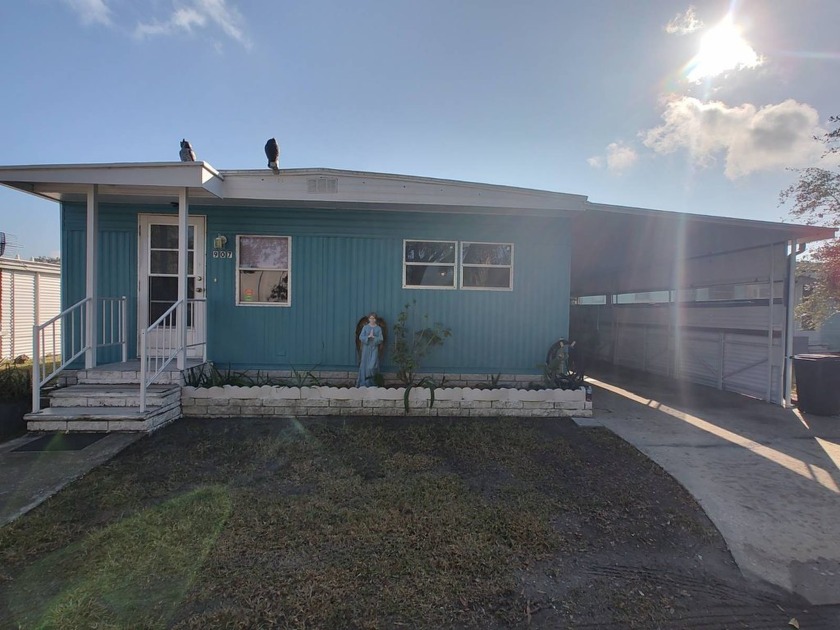 Welcome Home to this Beautiful Unfurnished Double Wide offering - Beach Home for sale in Clearwater, Florida on Beachhouse.com