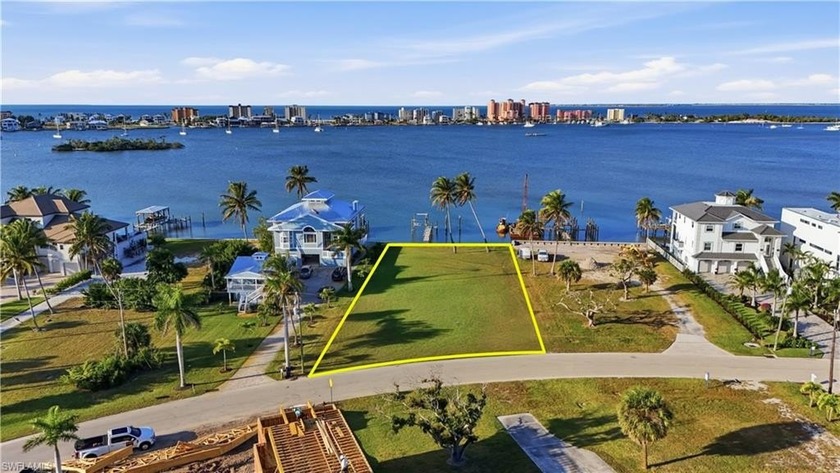 PRIME 1/2 ACRE OF BAYFRONT on San Carlos Island presents an - Beach Lot for sale in Fort Myers Beach, Florida on Beachhouse.com