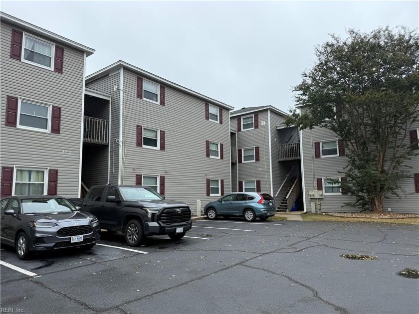 Sophisticated beach condo w/open kitchen, stone fireplace, 2 - Beach Condo for sale in Norfolk, Virginia on Beachhouse.com