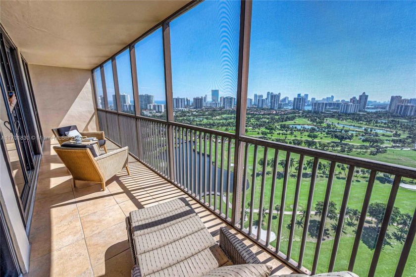 Enjoy this fabulous Aventura penthouse located in the heart of - Beach Condo for sale in Aventura, Florida on Beachhouse.com