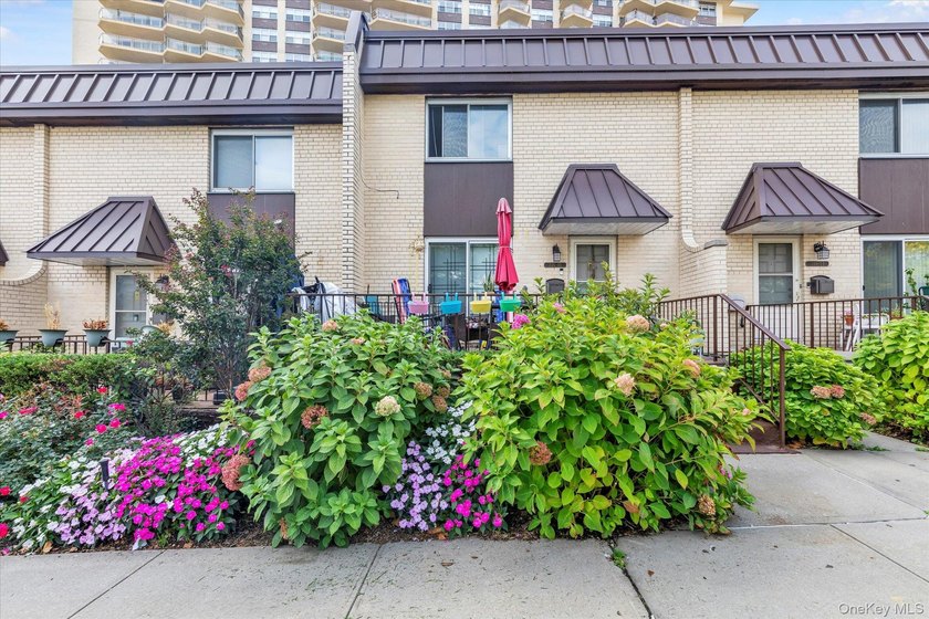 3-Level Townhouse at Water's Edge - Space, Lifestyle - Beach Home for sale in Bayside, New York on Beachhouse.com