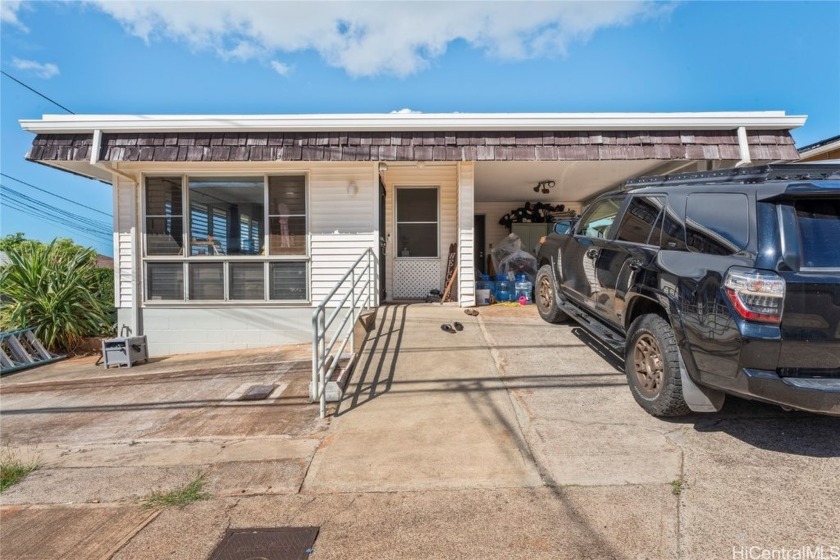 Move-in ready home. Rarely available 2 story home in the highly - Beach Home for sale in Honolulu, Hawaii on Beachhouse.com