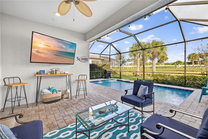 Welcome to this beautifully appointed 3 bedroom/2 bathroom pool - Beach Home for sale in Fort Myers, Florida on Beachhouse.com