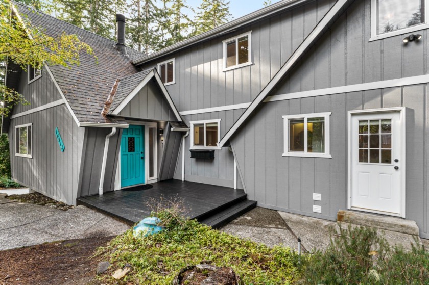 Are you looking for privacy & space? Then look no further! This - Beach Home for sale in Gig Harbor, Washington on Beachhouse.com