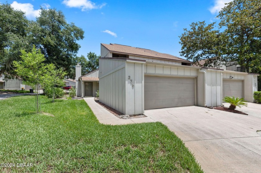 Welcome to your perfect sanctuary! Nestled in the highly sought - Beach Townhome/Townhouse for sale in Ormond Beach, Florida on Beachhouse.com