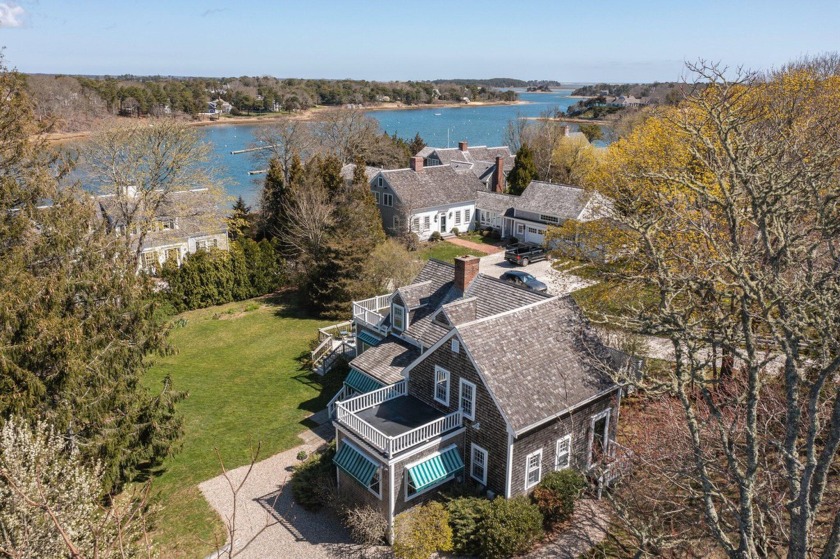 Classic and quintessentially Chatham , this 3BR, 2.5 bath Cape - Beach Home for sale in North Chatham, Massachusetts on Beachhouse.com