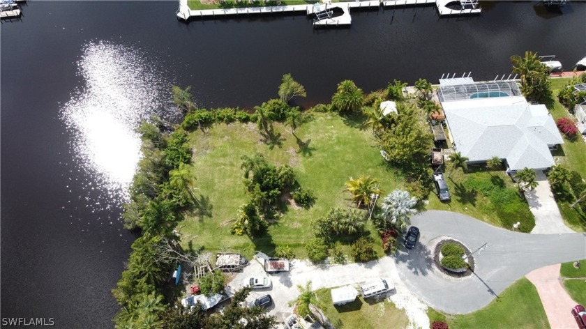 GULF ACCESS LOT ! BUILD YOUR DREAM HOME ON .43 ACRES (18,604 - Beach Lot for sale in North Fort Myers, Florida on Beachhouse.com