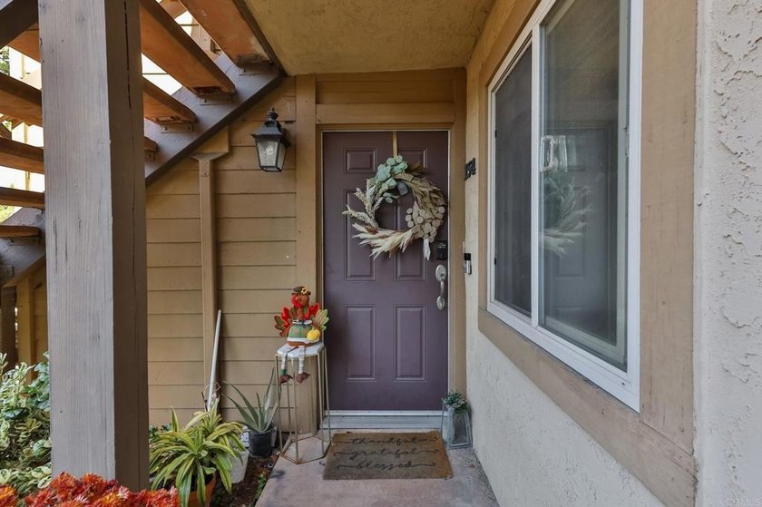 Welcome to this 2 bedroom, 2 bathroom ground-floor corner condo - Beach Condo for sale in San Diego, California on Beachhouse.com