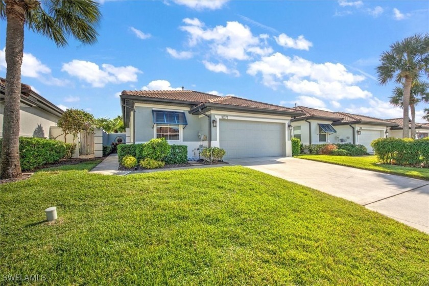 A great opportunity for a turn-key, immaculate condition, prime - Beach Home for sale in Fort Myers, Florida on Beachhouse.com