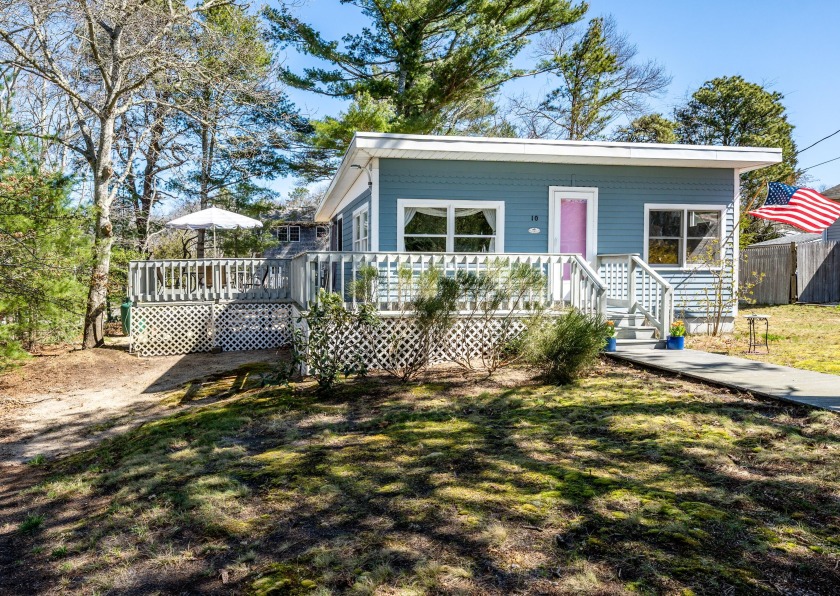 Great opportunity to own your own beach cottage this summer! - Beach Home for sale in East Falmouth, Massachusetts on Beachhouse.com