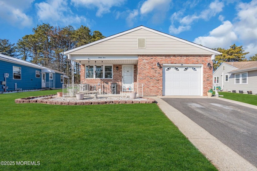 LOOK NO MORE!! HOLIDAY HEIGHTS GREAT LOCATION SPACIOUS LAKEVIEW - Beach Home for sale in Toms River, New Jersey on Beachhouse.com