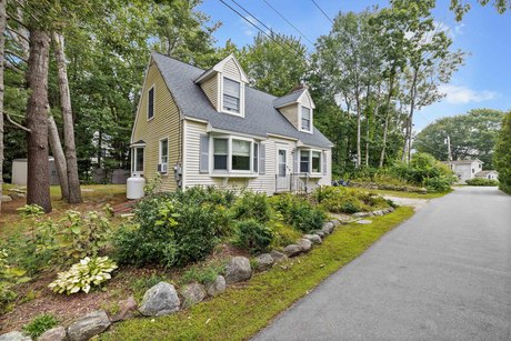 Tucked off the main road in the heart of Cape Porpoise, this - Beach Home for sale in Kennebunkport, Maine on Beachhouse.com