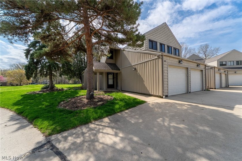 Welcome to low maintenance living in an updated 3-bedroom, 1.5 - Beach Condo for sale in Avon Lake, Ohio on Beachhouse.com