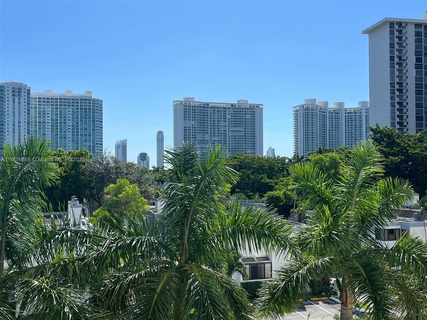 Very spacious 1 bedroom apartment with large balcony. Livingroom - Beach Condo for sale in Aventura, Florida on Beachhouse.com