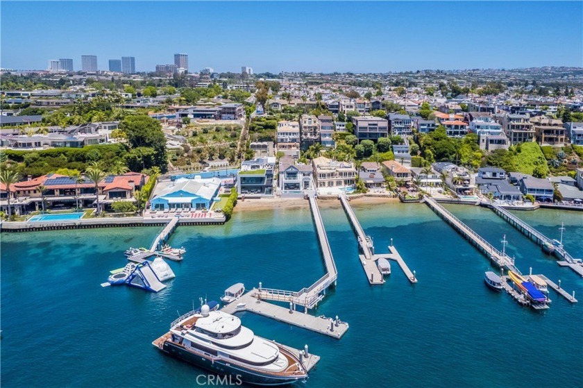 2209 Bayside Drive: a recently constructed remarkable bayfront - Beach Home for sale in Corona Del Mar, California on Beachhouse.com