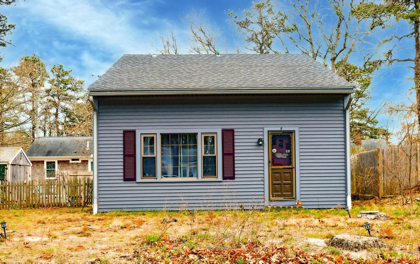 Opportunity knocks at 5 Evergreen Street, just moments from - Beach Home for sale in South Yarmouth, Massachusetts on Beachhouse.com