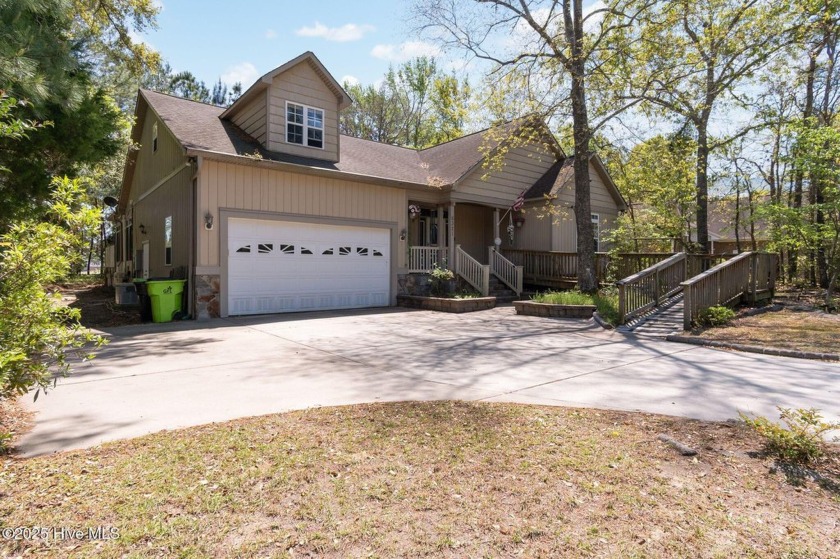 Welcome to your spacious retreat in the waterfront community of - Beach Home for sale in New Bern, North Carolina on Beachhouse.com