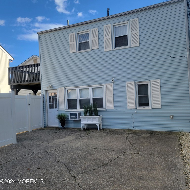 Wow!!!  This is a rare find.  Detached 4 bedroom, 2 full bath - Beach Home for sale in Seaside Heights, New Jersey on Beachhouse.com