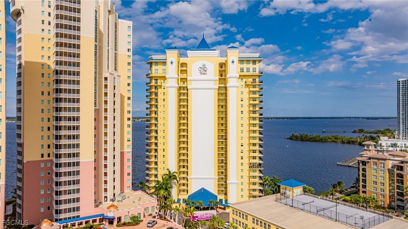 Enjoy upscale waterfront living in this updated downtown Fort - Beach Condo for sale in Fort Myers, Florida on Beachhouse.com