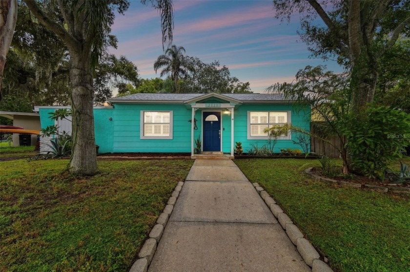 Price Improvement! Welcome to your cozy cottage! This lovely - Beach Home for sale in Clearwater, Florida on Beachhouse.com