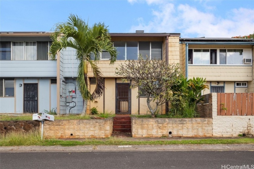 Welcome to your future dream home! This charming attached - Beach Home for sale in Mililani, Hawaii on Beachhouse.com