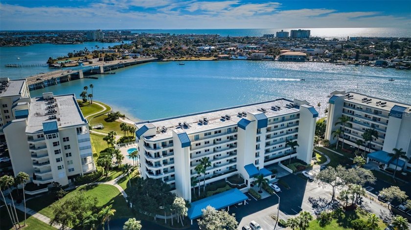 Rarely available Penthouse unit with panoramic Intracoastal and - Beach Condo for sale in South Pasadena, Florida on Beachhouse.com