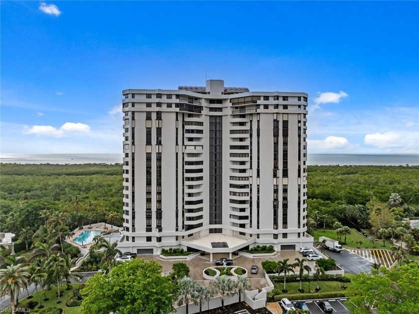 Rising majestically to the Florida sky, the 18-story Grosvenor - Beach Home for sale in Naples, Florida on Beachhouse.com