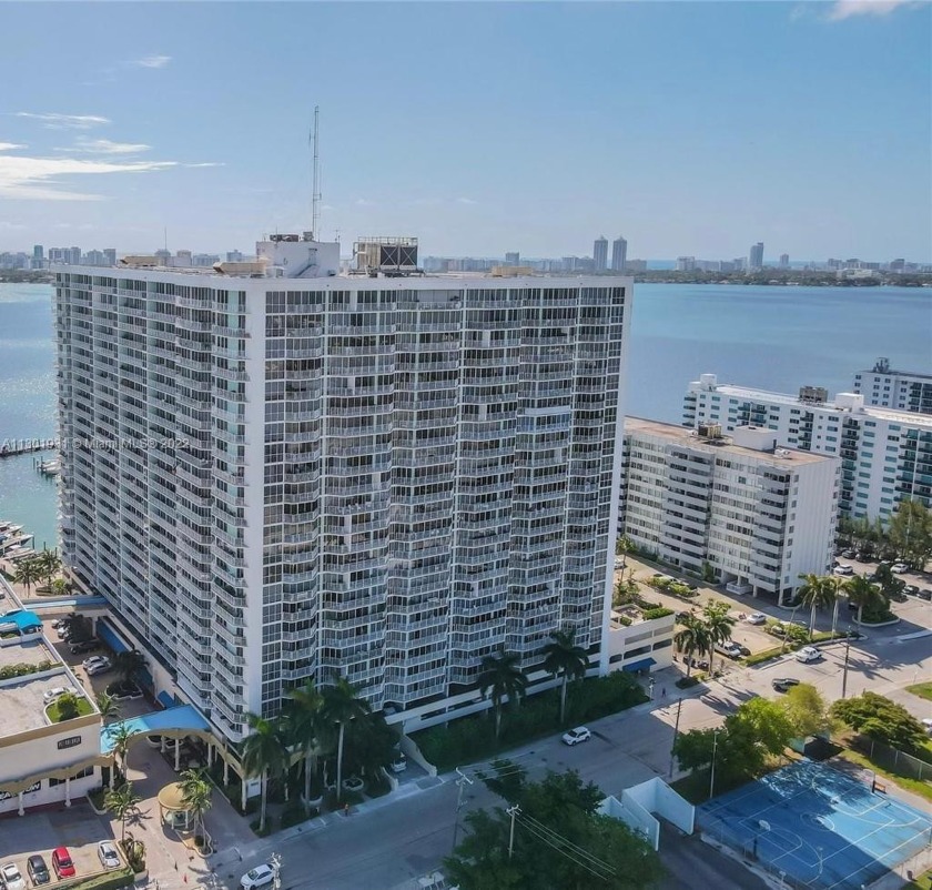 LOCATION! Sold AS IS... Breathtaking water views. 2/2.  Bright - Beach Condo for sale in North  Bay  Village, Florida on Beachhouse.com