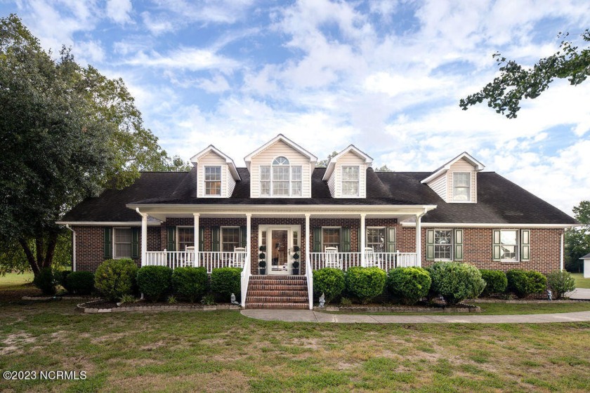 This home offers an open floor plan, 3 bedrooms, 3 bath rooms - Beach Home for sale in Edenton, North Carolina on Beachhouse.com