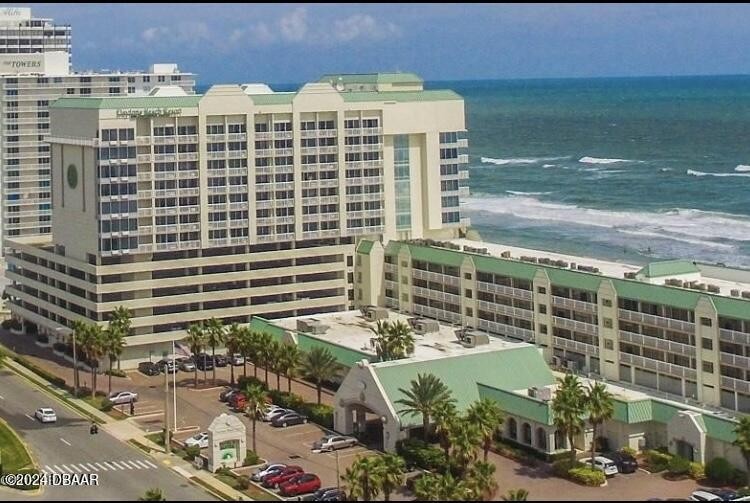 This is a must-see unit! At this price. 
It's a studio unit - Beach Lot for sale in Daytona Beach, Florida on Beachhouse.com