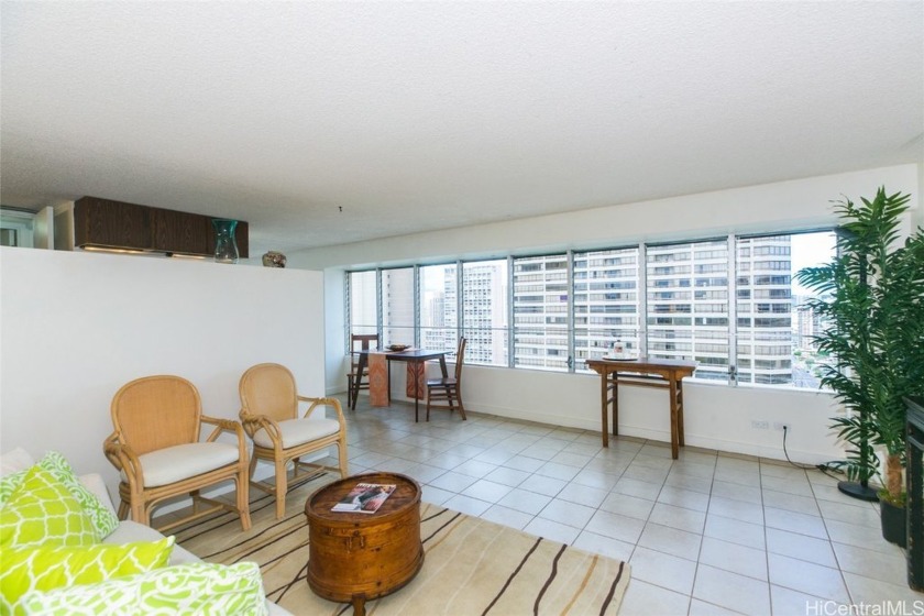 Rarely available *06* unit.   Floor plan allows you to have a - Beach Condo for sale in Honolulu, Hawaii on Beachhouse.com