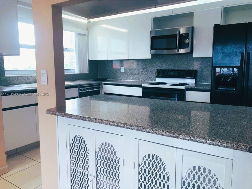 Beautiful, updated condominium with a spectacular, bright, and - Beach Condo for sale in Hallandale Beach, Florida on Beachhouse.com