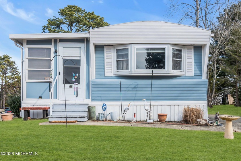 Beautifully maintained 2-bedroom, 2-bath home on a corner lot in - Beach Home for sale in Barnegat, New Jersey on Beachhouse.com