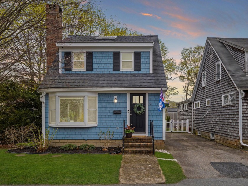 PRICE IMPROVEMENT ! READY TO GO.
Escape to Cape Cod year-round - Beach Home for sale in Hyannis, Massachusetts on Beachhouse.com