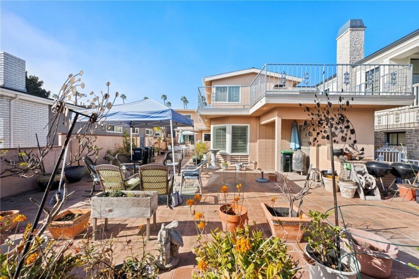 Here is your once in a lifetime opportunity!! A lot and a half - Beach Townhome/Townhouse for sale in Corona Del Mar, California on Beachhouse.com