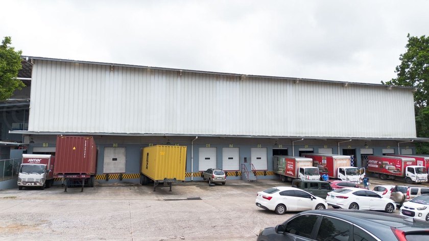 Commercial warehouse 5,228 m2 in La Loceria, Panama West Hub

 - Beach Commercial for sale in Panama City,  on Beachhouse.com