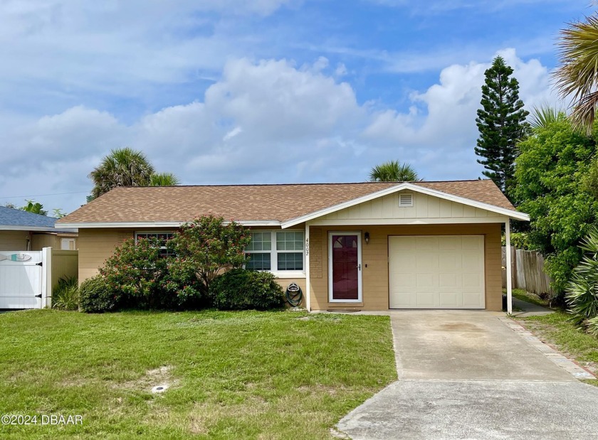 Just Steps to the beach in desirable Wilbur by the Sea *** - Beach Home for sale in Port Orange, Florida on Beachhouse.com