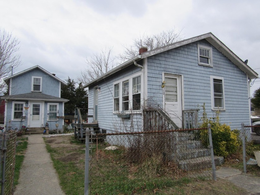 Two fully rented homes, each with natural gas heating, town - Beach Townhome/Townhouse for sale in Wareham, Massachusetts on Beachhouse.com