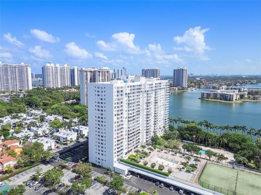 Beautiful and spacious 2-bedroom, 2-bath condo in the heart of - Beach Condo for sale in North Miami Beach, Florida on Beachhouse.com