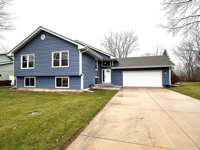 Welcome home to this charming 4 bedroom 2 bath split ranch - Beach Home for sale in Racine, Wisconsin on Beachhouse.com