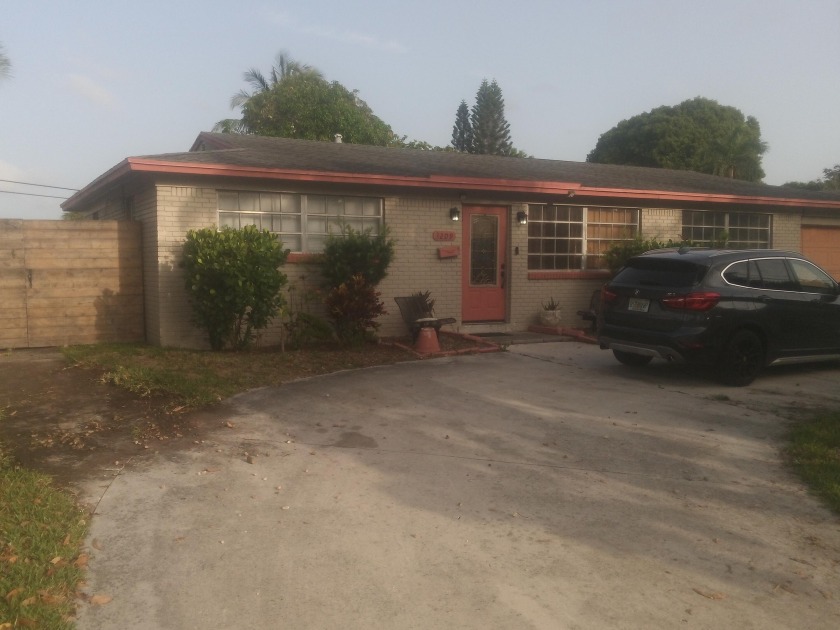 Nice WATERFRONT 3b 2b family home, with private pool - Beach Home for sale in West Palm Beach, Florida on Beachhouse.com