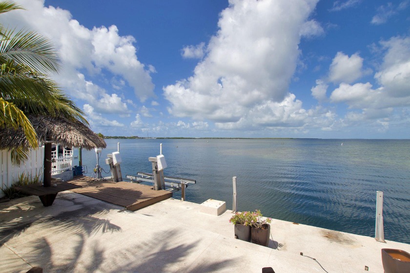 BAYFRONT PROPERTY IN DESIRABLE HAMMER POINT with unobstructed - Beach Home for sale in Key Largo, Florida on Beachhouse.com