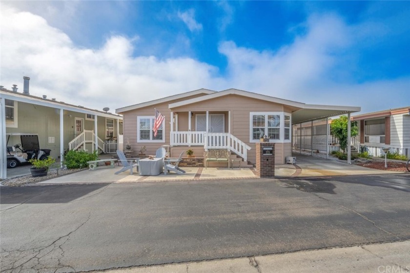 **Over 55+ Community* Come and See This Skyline Triple Floor - Beach Home for sale in Huntington Beach, California on Beachhouse.com